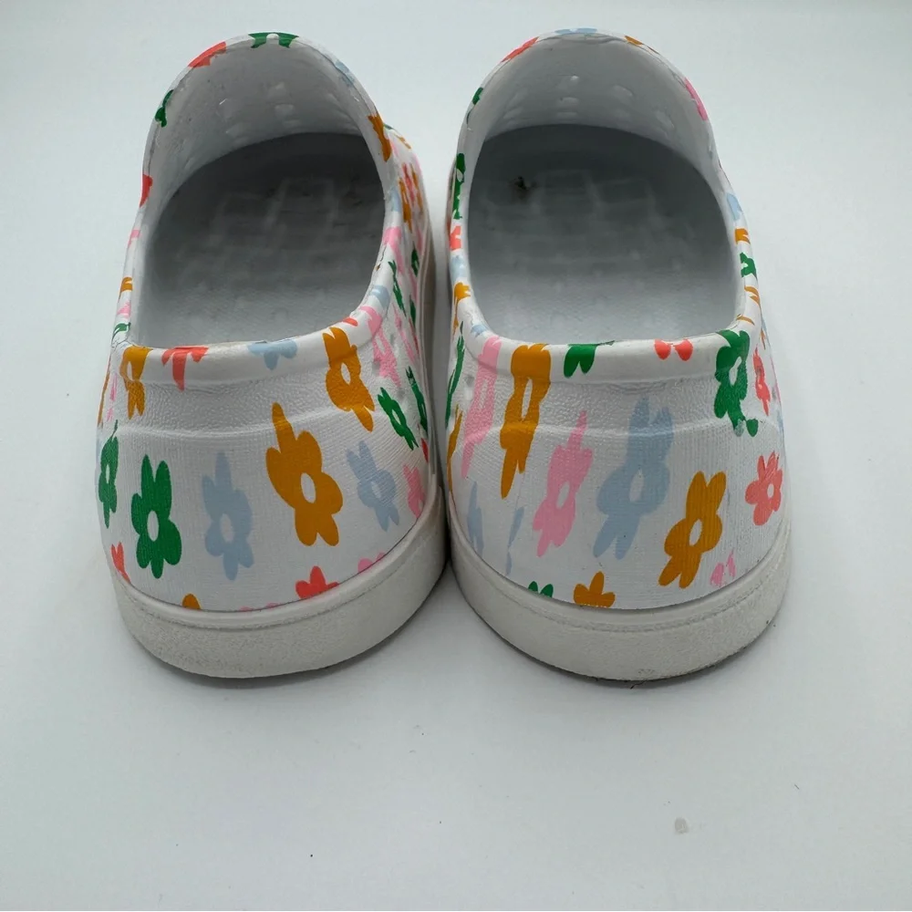 Old Navy Flower Slip-On Shoes‎ 10c